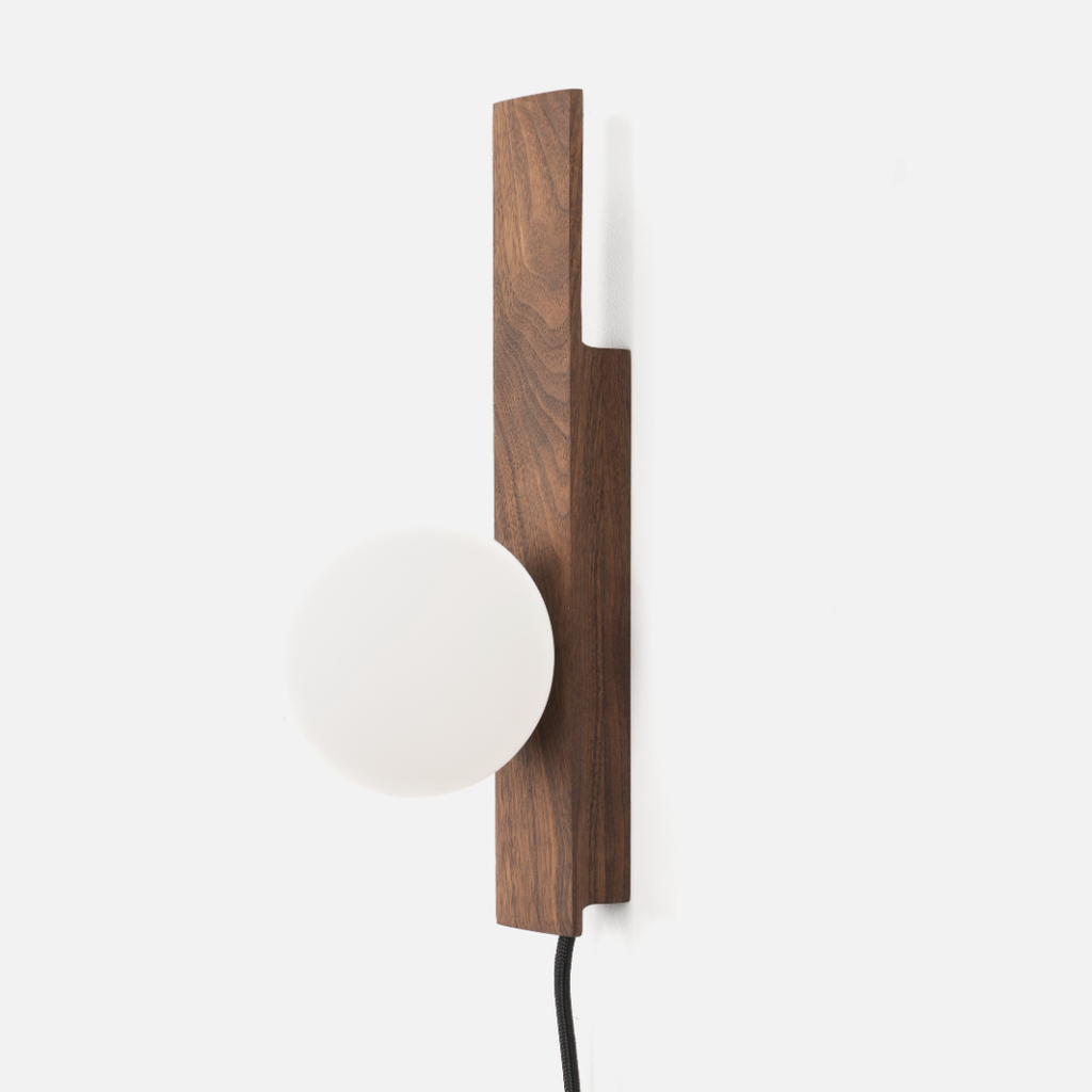 Linea Wall Lamp - Walnut