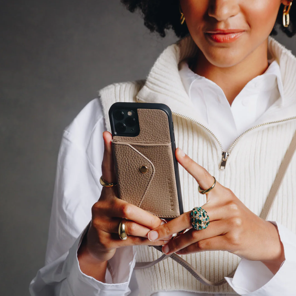 Hestia Crossbody iPhone 16 Pro Set - Taupe