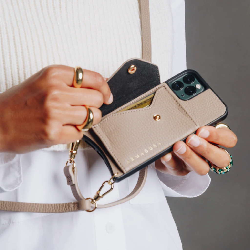 Hestia Crossbody iPhone 16 Pro Set - Taupe