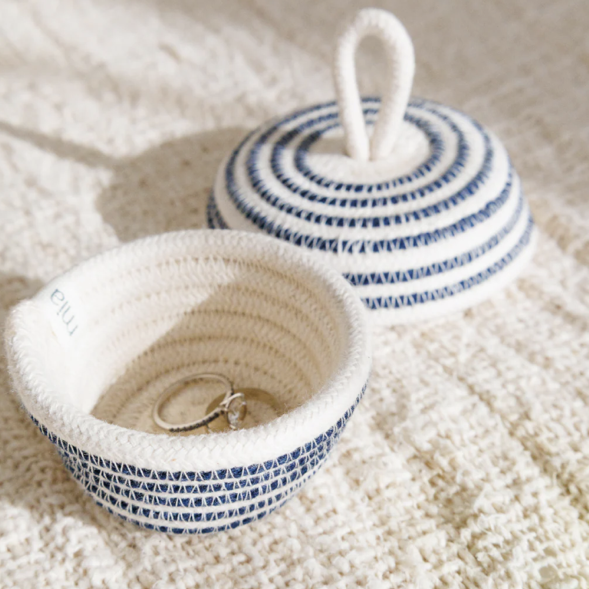 Acorn Lidded Basket - Intertwined Ivory & Navy