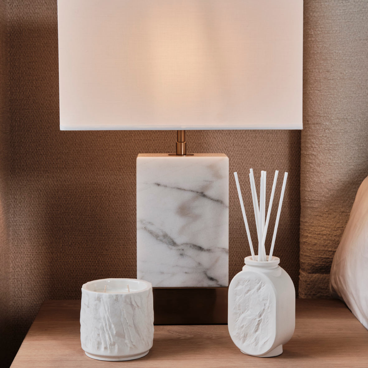 White Quarry Candle - Raspberry, Jasmine, Caramel & Musk